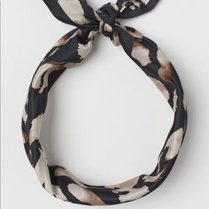 Final Sale ⚡️H&M scarf/headband. Fall 2021